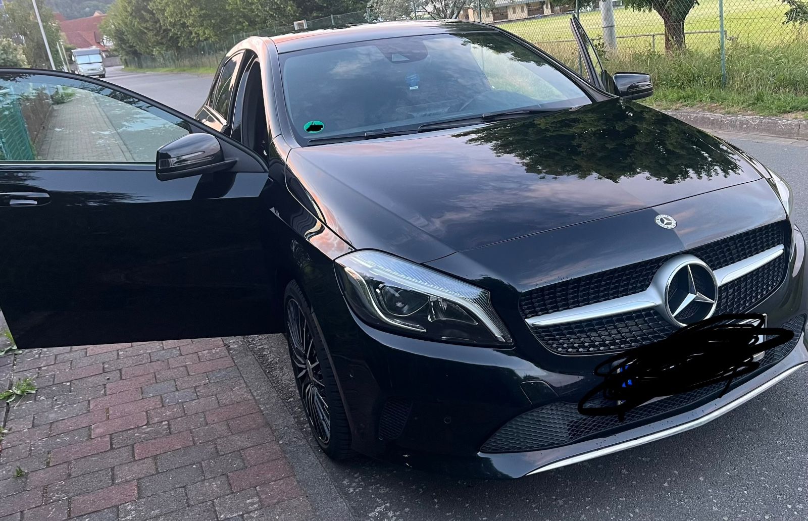 MERCEDES-BENZ A 220d