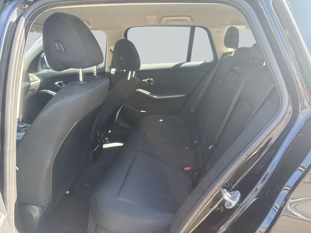BMW 318d Touring Aut. AHK Navi Komfortzugang PDC foto 13