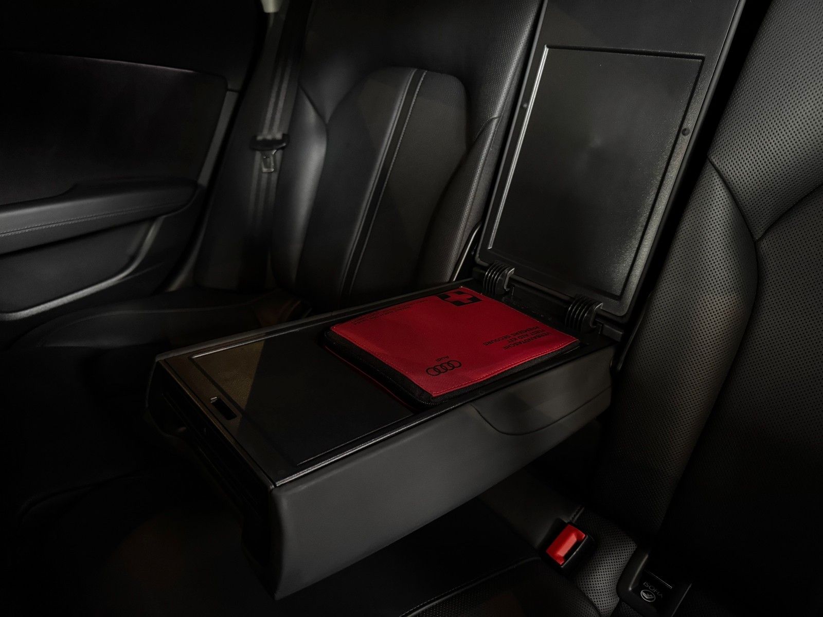 Fahrzeugabbildung Audi S7 SB 4.0 TFSI Quattro Akustik DCC BOSE Matrix