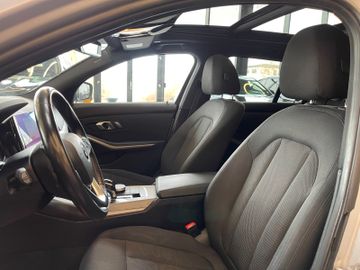 BMW 318d Touring  *1.HAND*19%MWST.*PANO*NOTRUFSYSTEM