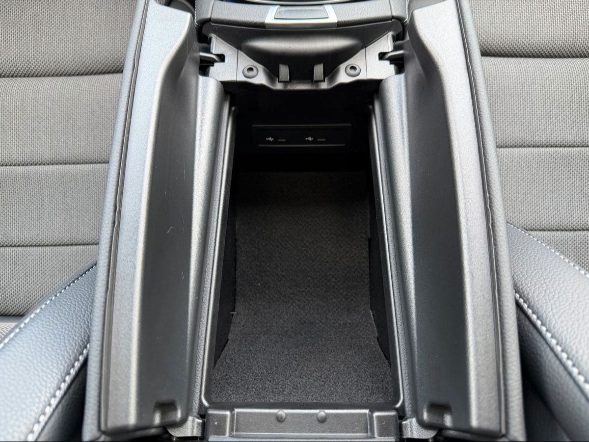 Fahrzeugabbildung Mercedes-Benz E 200d T Avantgarde+Pano+Distr+AHK+360