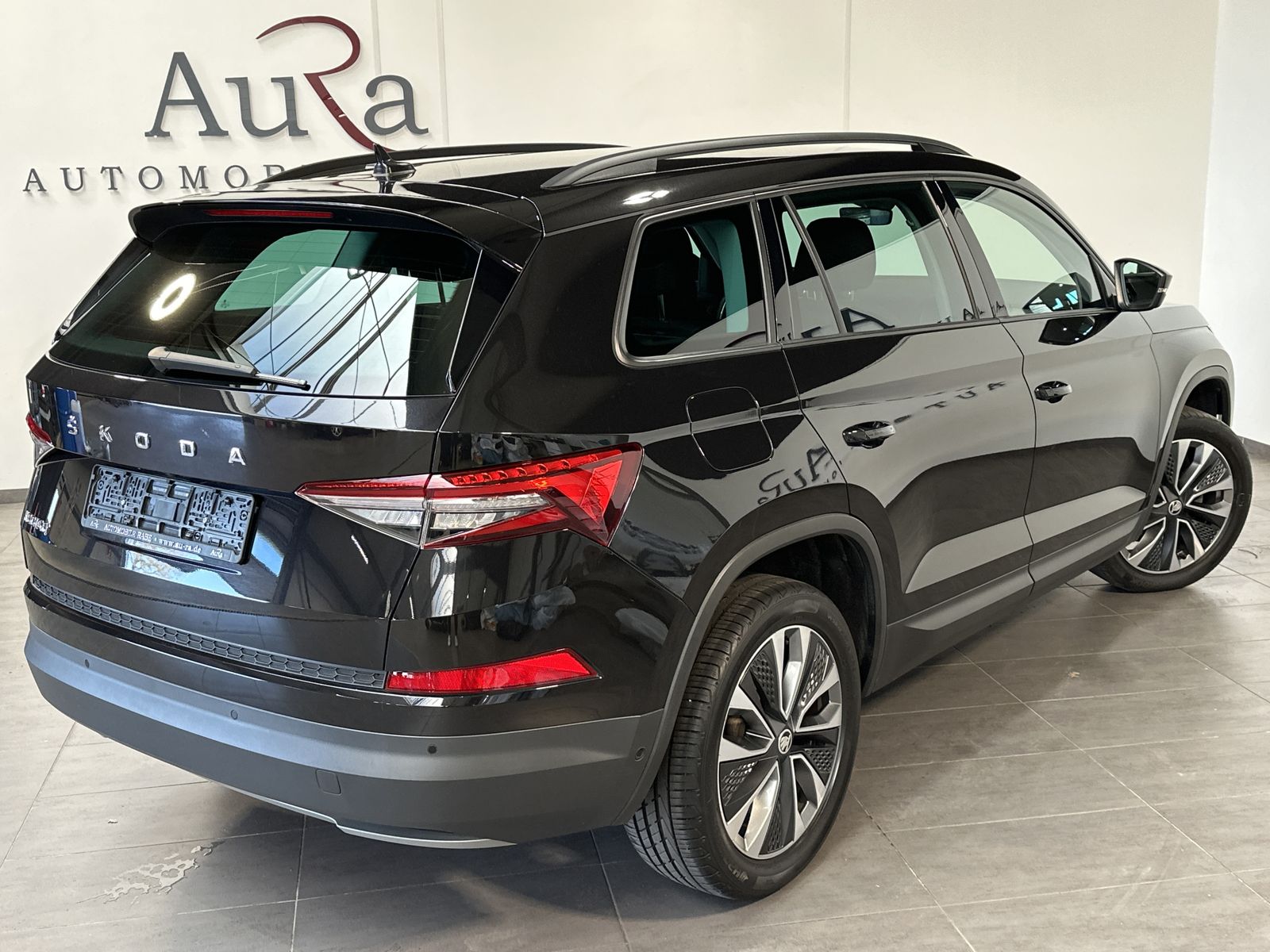 Fahrzeugabbildung SKODA Kodiaq 2.0 TDI DSG Tour NAV+LED+KAMERA+19ZO+ACC