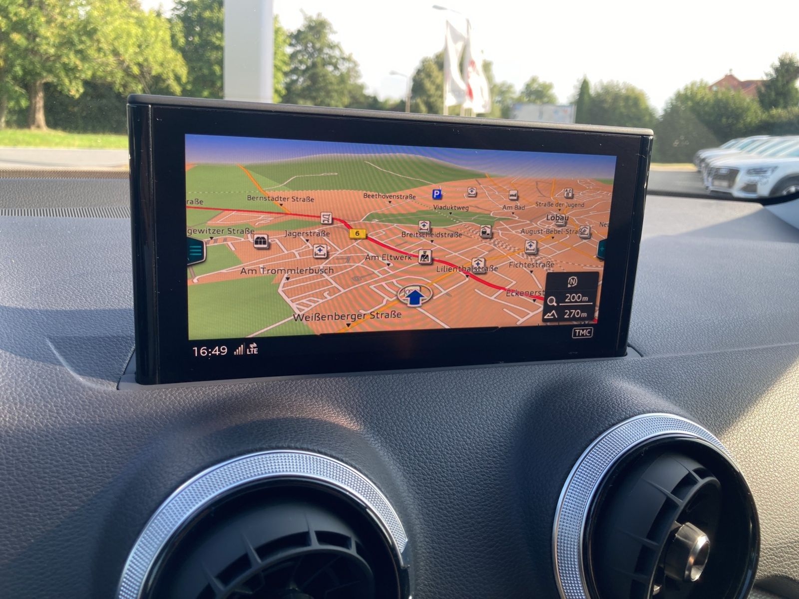 Fahrzeugabbildung Audi Q2 35 TFSI S line LED AVC Navi ACC RFK SH