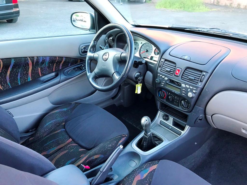 Nissan Almera