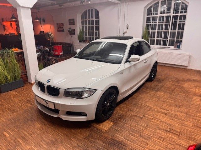 BMW 125i Coupe*M-Sport*NAV-Prof*Xenon*Facelift*Pano