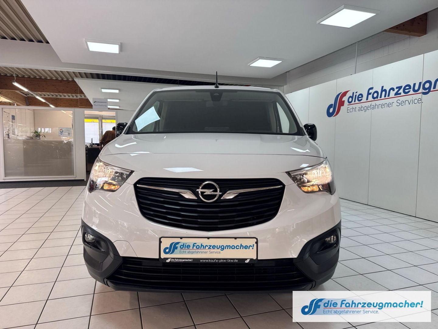 Fahrzeugabbildung Opel Combo E Cargo - e Edition XL LED Apple CarPlay A