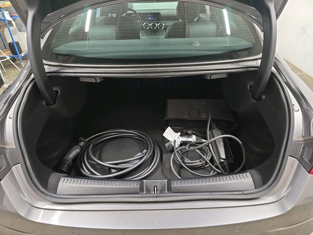 Fahrzeugabbildung Mercedes-Benz CLA 250 e Hybrid Aut DAB GRA Navi LED Kamera SHZ