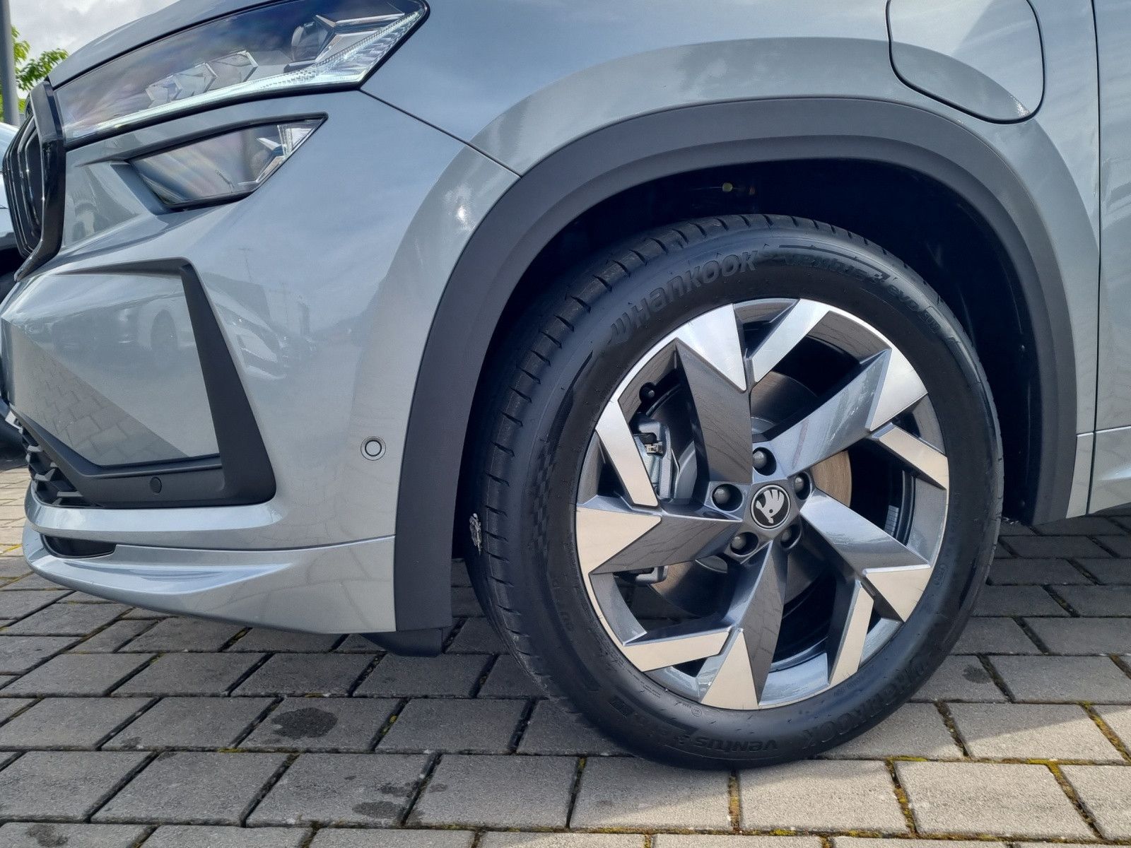 Fahrzeugabbildung SKODA Kodiaq 1.5 TSI iV Sportline AHK Fahrassi+Info