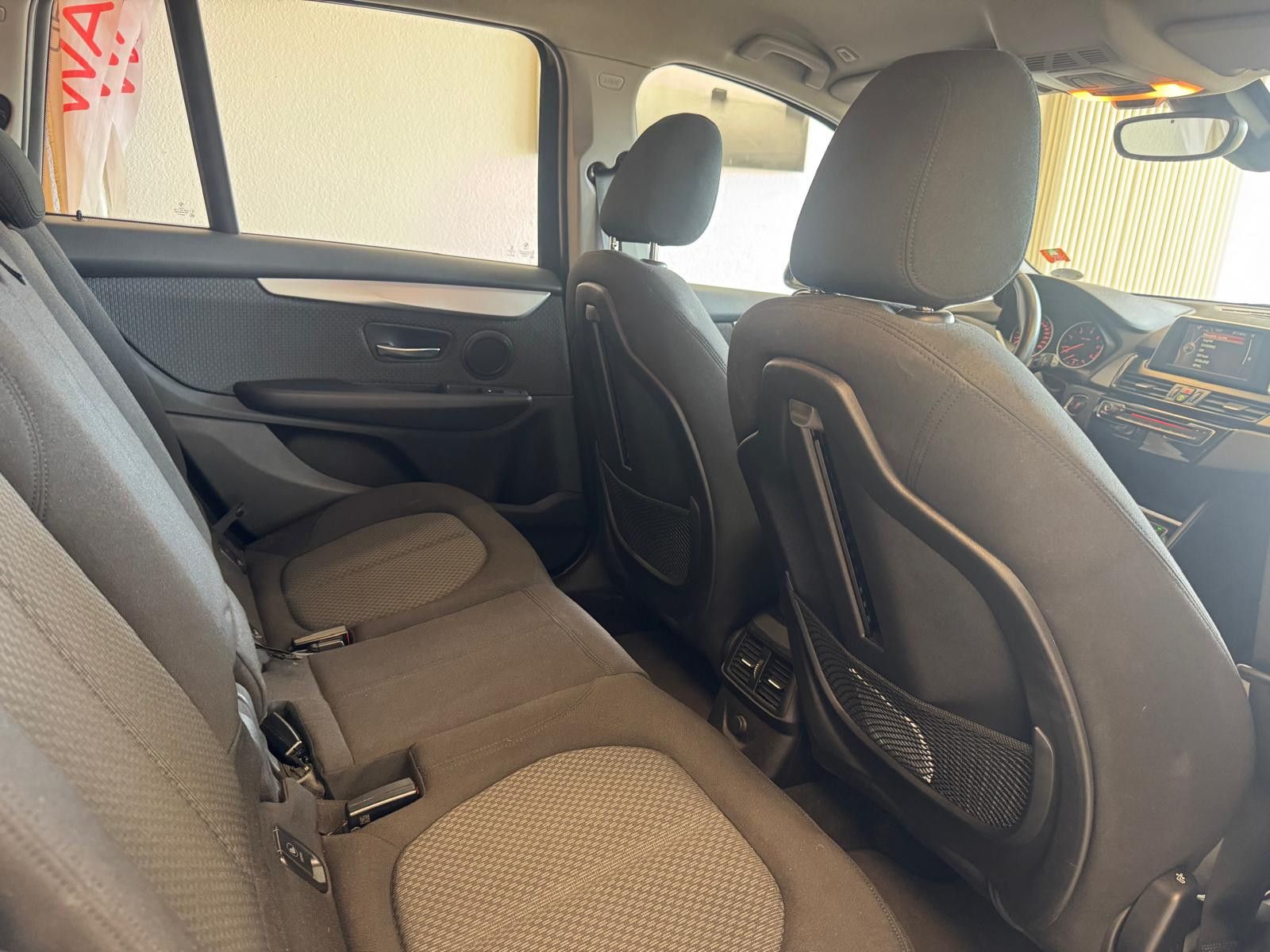 Fahrzeugabbildung BMW 216 Baureihe 2 Gran Tourer 216 d Advantage