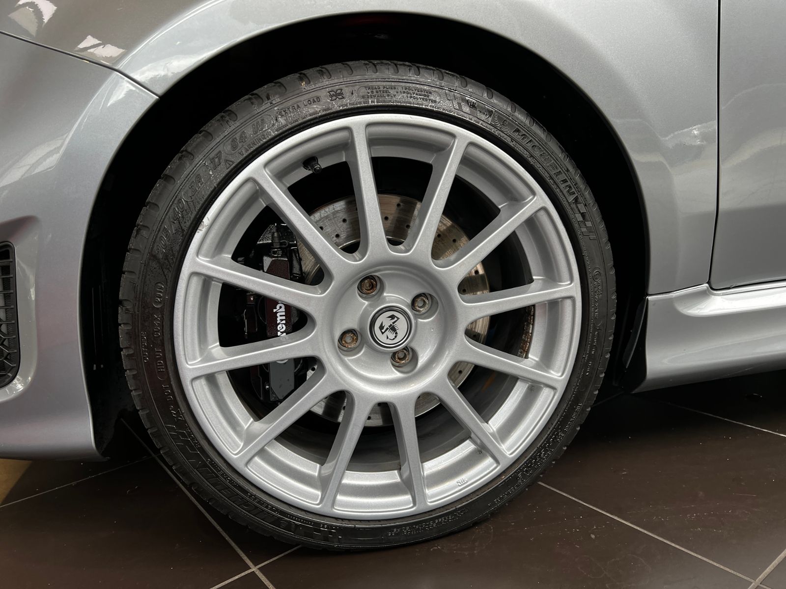 Fahrzeugabbildung Abarth 695C Rivale XEN NAVI LEDER Sitzheizung