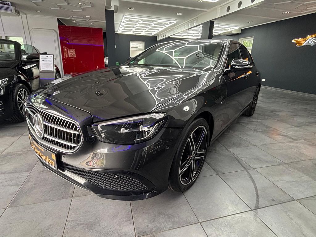Image of Mercedes-Benz E 300