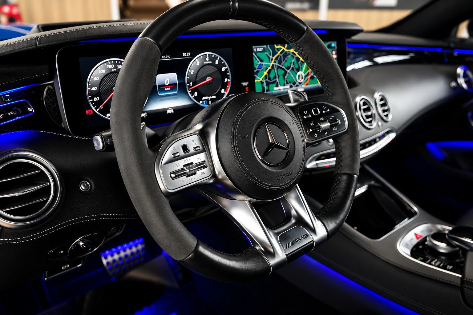 Fahrzeugabbildung Mercedes-Benz S S 63 AMG 4Matic *Pano*Designo*Ambiente*Carbon*