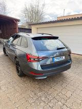 Skoda Superb 2.0 TSI 140kW DSG SPORTLINE COMBI SPO... - Skoda Superb mit Halbautomatikschaltung