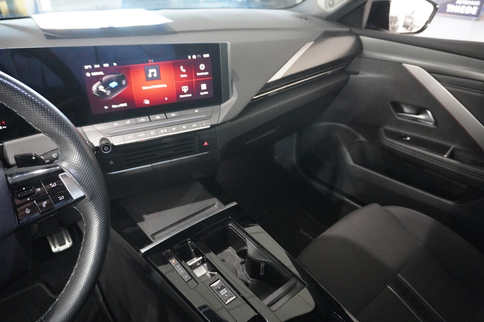 Fahrzeugabbildung Opel Astra L Lim. 1.6 HYBRID GS SPORT NAVI/360°/SPORT