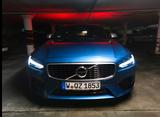 Volvo V90 T6 AWD R-Design - blaue Volvo V90