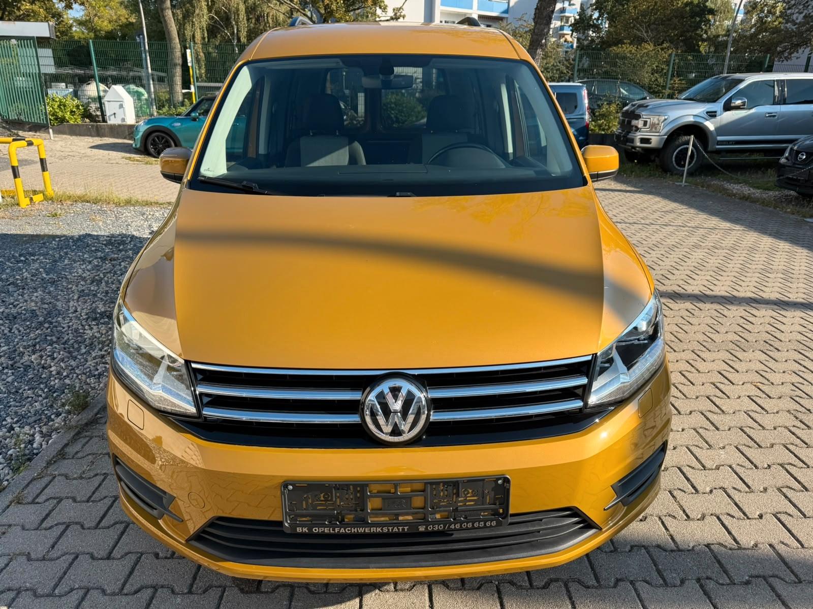 Volkswagen Caddy Comfortl.*AUTOM*AHK* SH*PDC*SPORT-Komfort