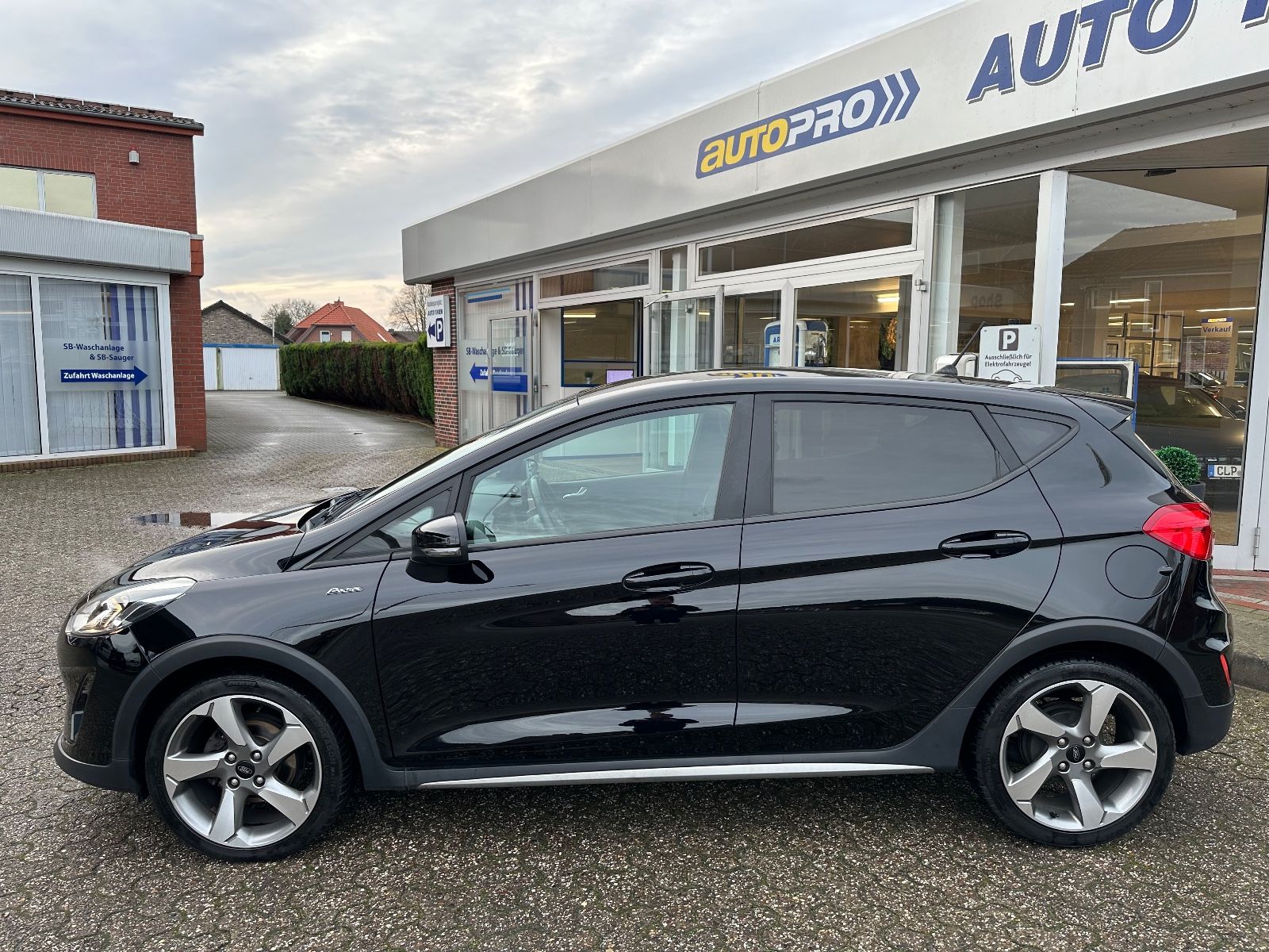 Fahrzeugabbildung Ford Fiesta 1.0 EB Active AppLink/SHZG/EPH/17"