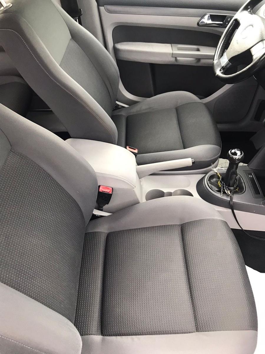 Volkswagen Caddy 2010 — photo 6