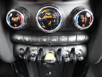 MINI Cooper SE - 12