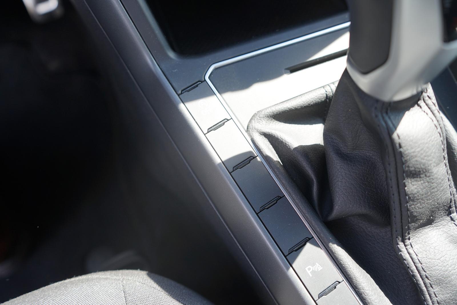 Volkswagen Taigo 1.0 TSI DSG R-Line LED ACC Navi Kamera, миниатюра 26
