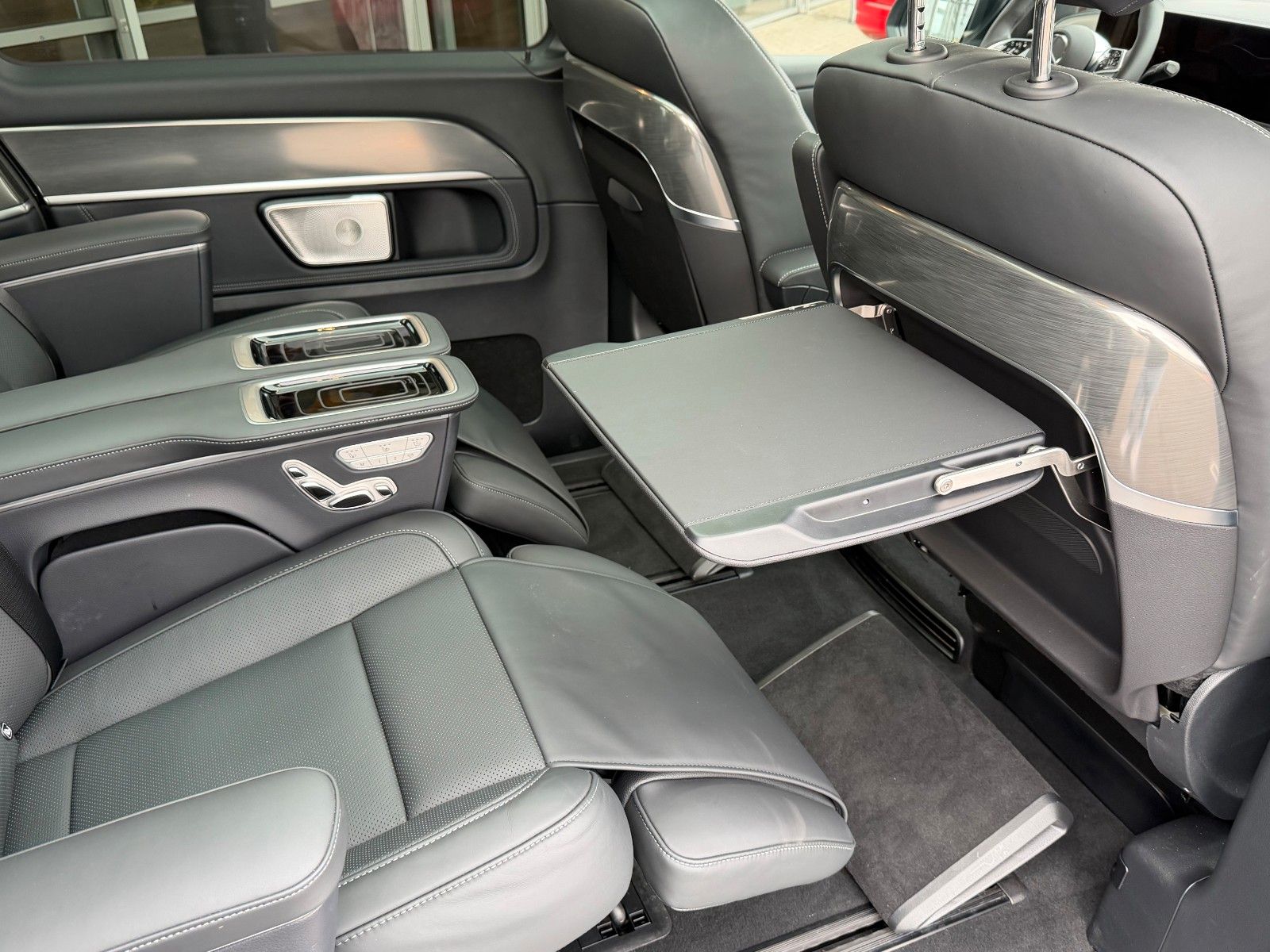 Fahrzeugabbildung Mercedes-Benz V 300 d 4MATIC EXCLUSIVE Luxus-Sitze AHK2,5to