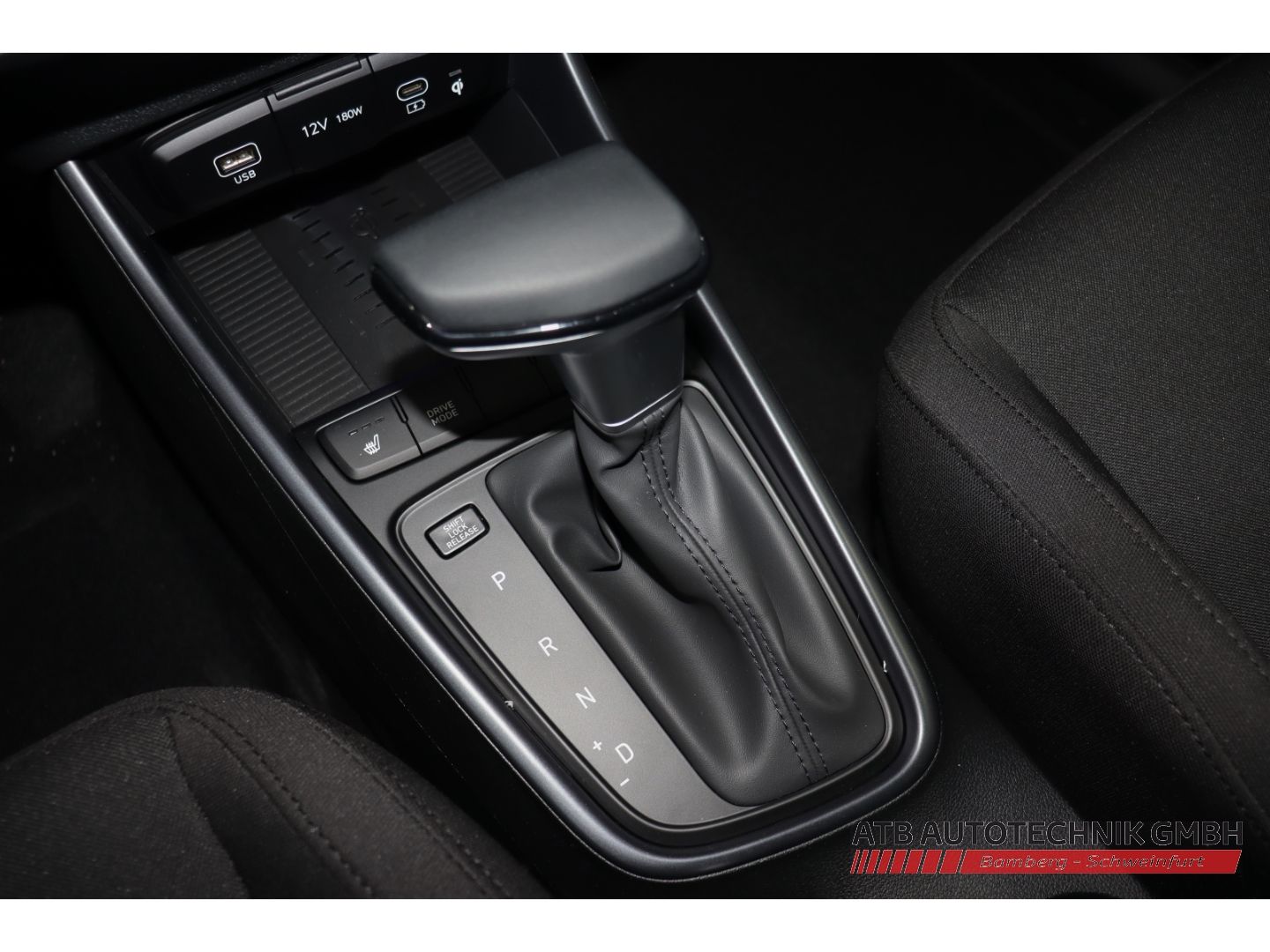 Fahrzeugabbildung Hyundai BAYON MY25 Trend 1.0 T-GDI 100 PS 7-DCT 2WD Komf