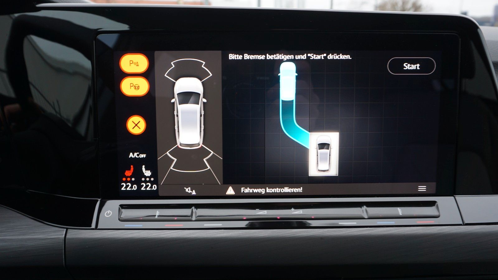 Fahrzeugabbildung Volkswagen Golf VIII Variant Style, Navi,LED,HUD,Kamera +WR