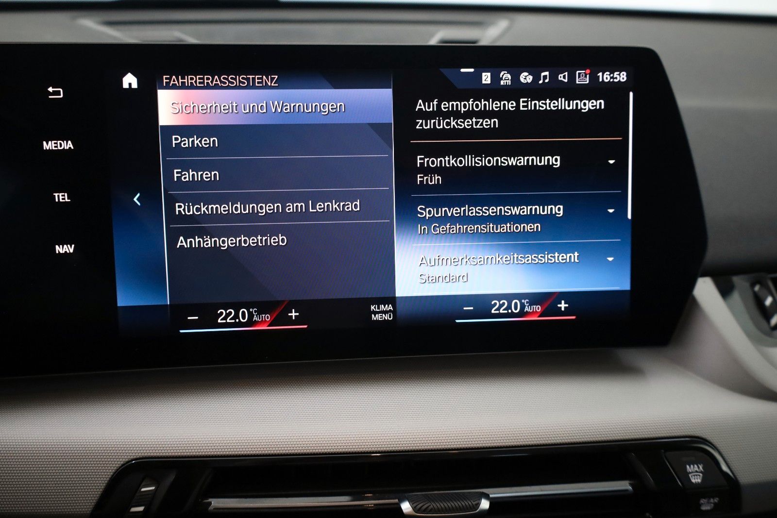 Fahrzeugabbildung BMW X1 25e xDrive Leder,Navi,LED,Kamera,ParkPak.,AHK