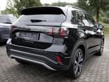 Volkswagen T-Cross 1.0 TSI R-Line AHK ACC NAVI MATRIX-LED - mit Benzin-Antrieb: Schwarz, mit Navigationssystem