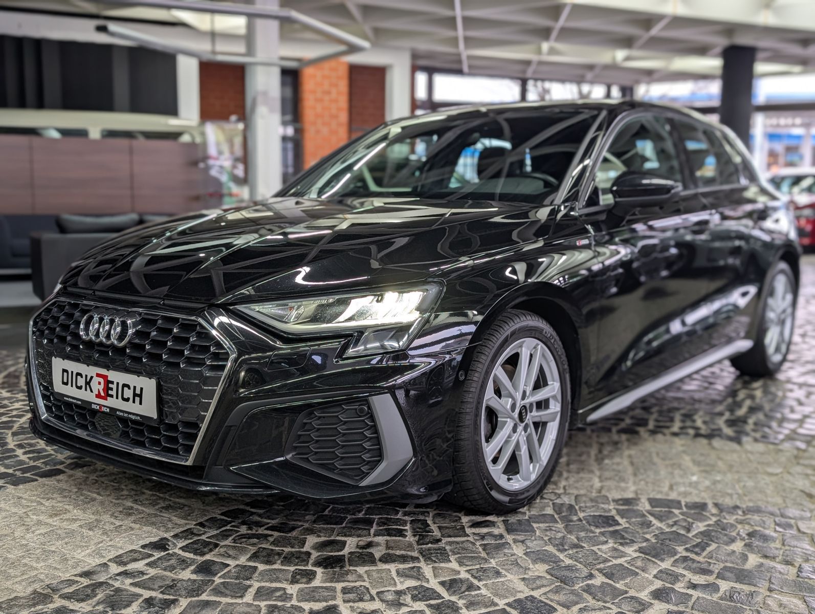 Imagen del vehículo Audi A3 30 TDI S-Line VIRT KAM LED SHZ APP NAVI 17