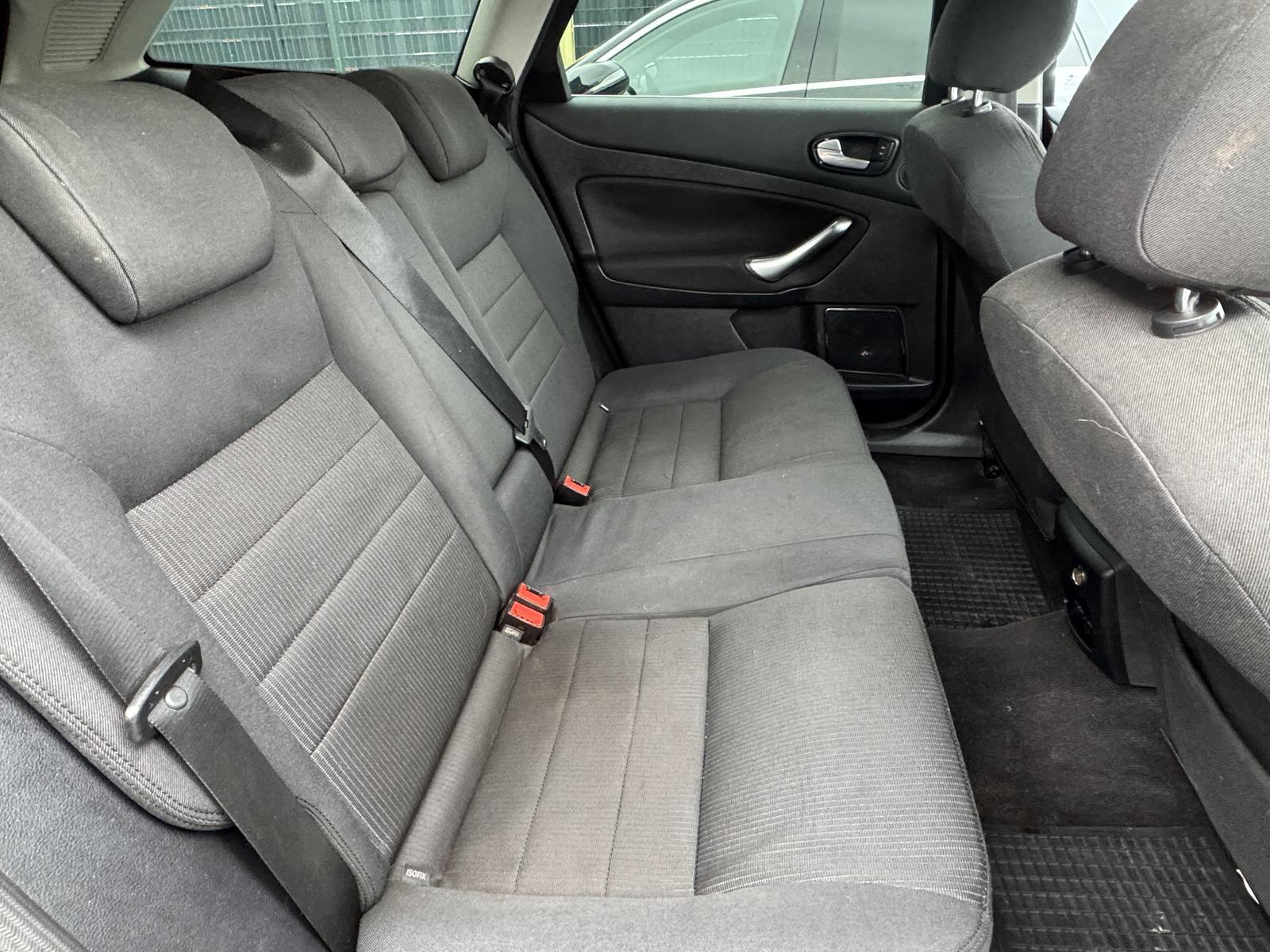 Ford Mondeo 2010 — photo 15
