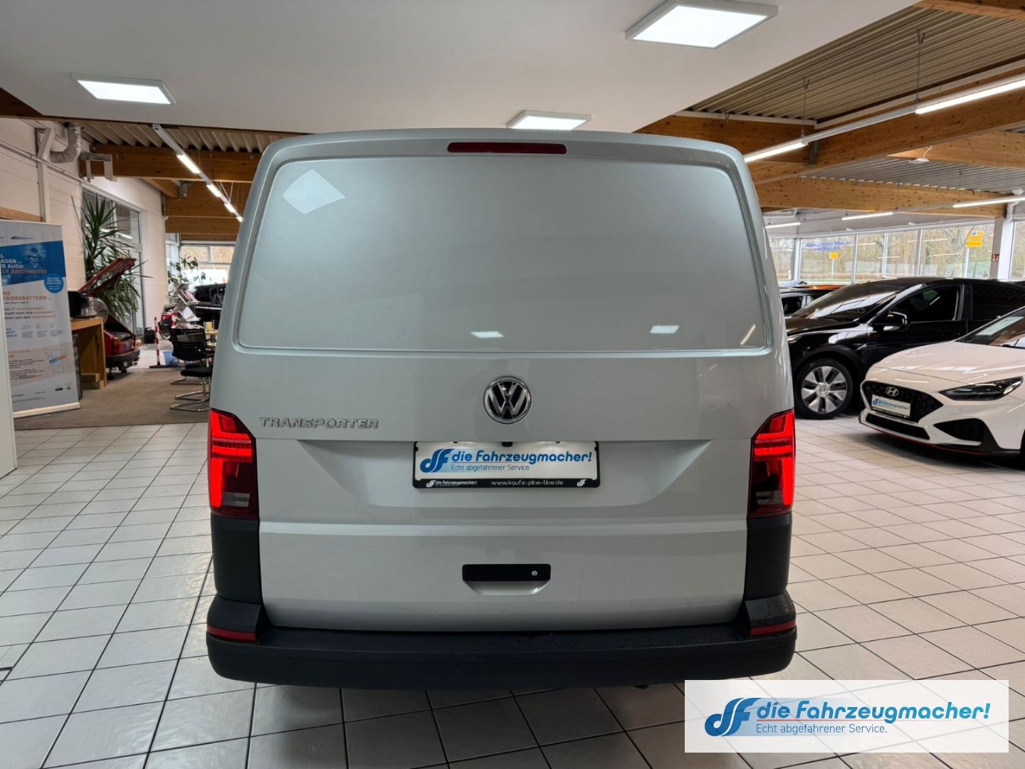 Fahrzeugabbildung Volkswagen Transporter T6.1 Kasten FWD Navi LED *EXPORT