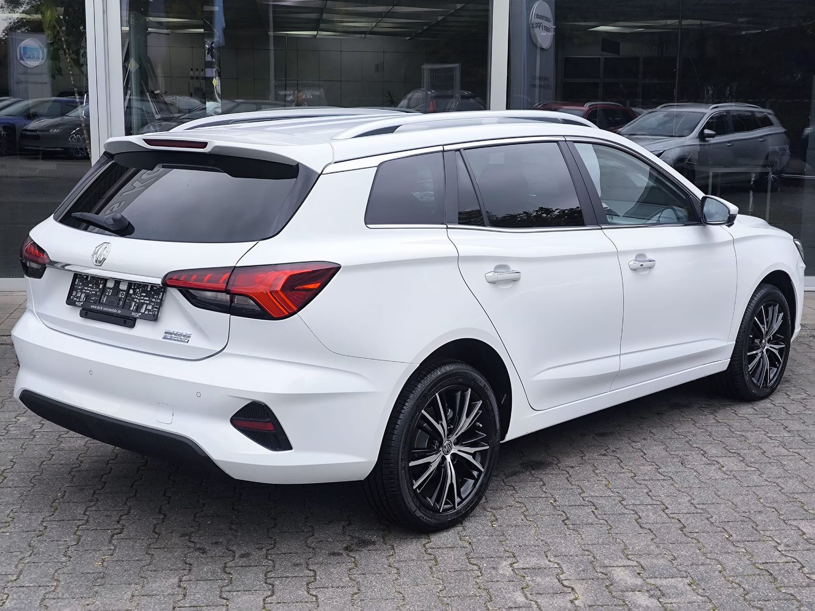 Fahrzeugabbildung MG 5 51 KWH Luxury NAVI+LEDER+SHZ+LED+DAB+ACC+360°