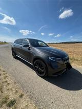 Mercedes-Benz EQC 400 4MATIC AMG Line AMG Line wenig km  - Mercedes-Benz EQC von privat