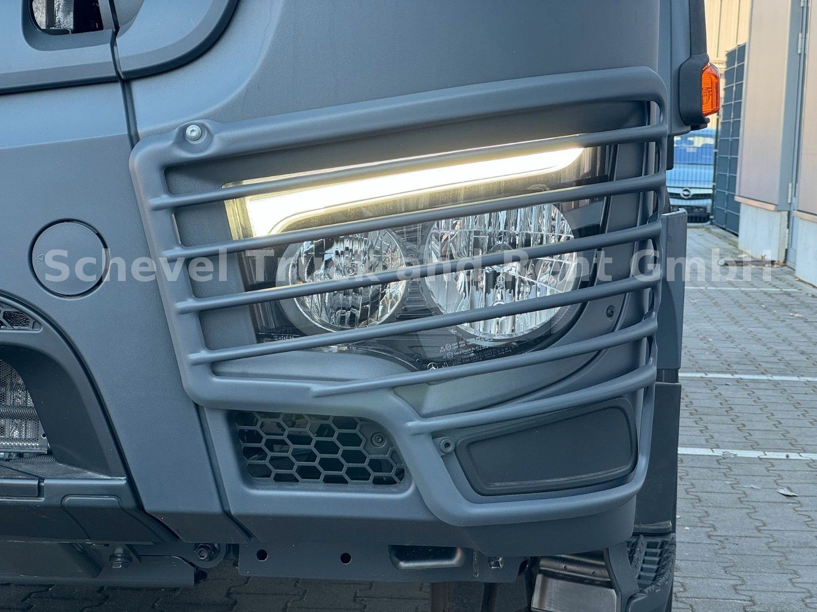 Fahrzeugabbildung Mercedes-Benz Arocs 3351 MEILLER RS 21.60 /3,90m Radst./ 80Ton