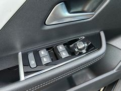 Fahrzeugabbildung Opel Astra L ST 1.2 Business Elegance Autom. LED ACC