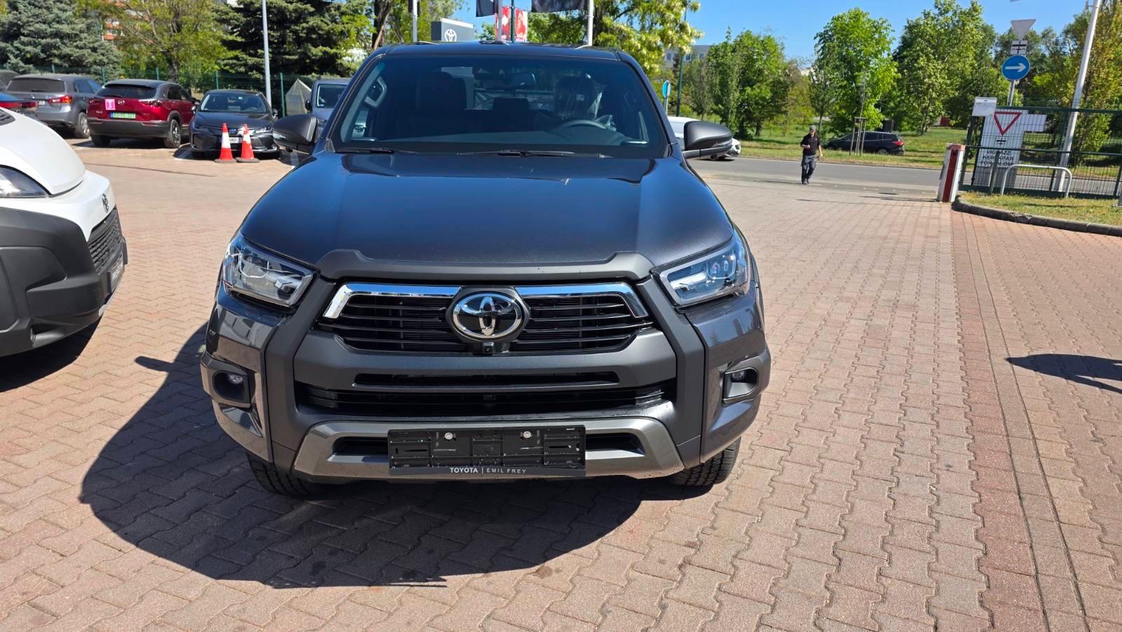 Toyota Hilux Double Cab Invincible 4x4 Rollo Bügel AHK
