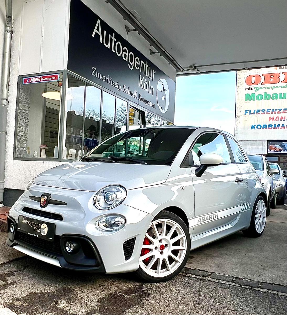 Abarth 595 esseesse 70th-Anniversario*AKRAPOVIC*SABELT*
