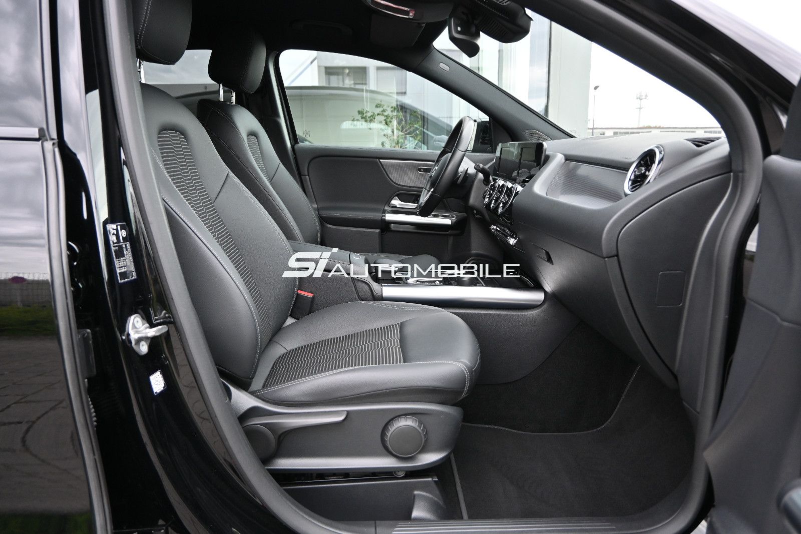 Fahrzeugabbildung Mercedes-Benz GLA 200 d 4MAT. Progressive °NIGHT°ACC°AHK°STHZ°