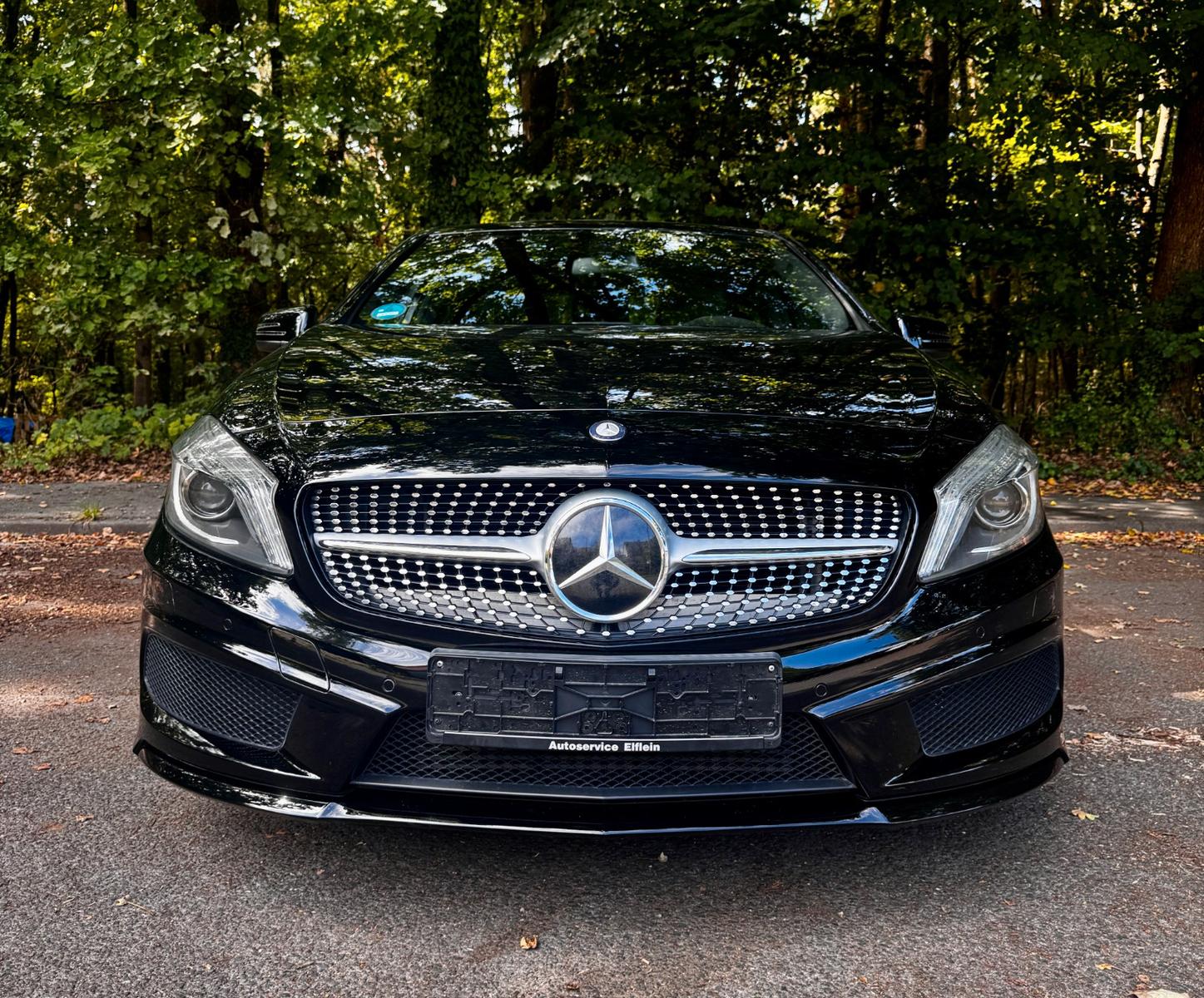 Mercedes-Benz A 180 AMG 122ch - Entretien Mercedes - Sièges sports - 8 Pneus inclus - Bi-xénon