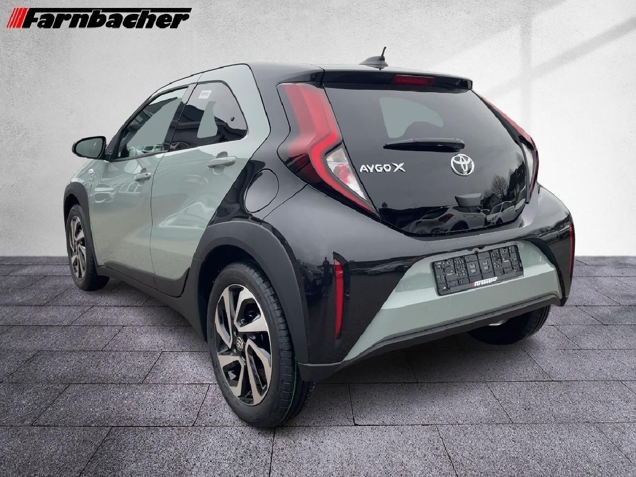 Fahrzeugabbildung Toyota Aygo X 1,0 l Teamplayer 5 M/T
