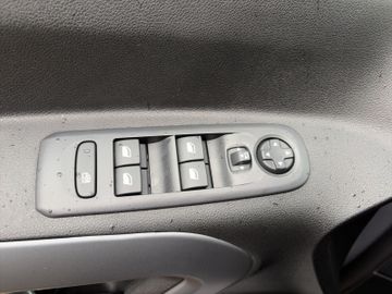 Fotografie 14 des Opel Combo Life GS "XL" 1.5D AT Navi Kamera 7-Sitzer