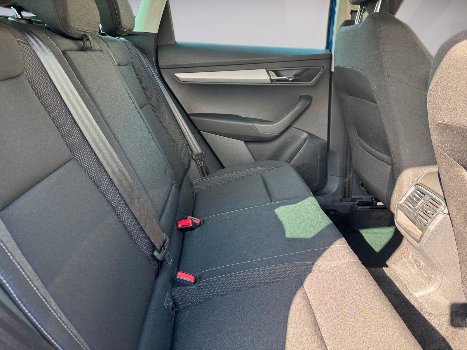 Fahrzeugabbildung SKODA Karoq 2.0l TDI AMBITION