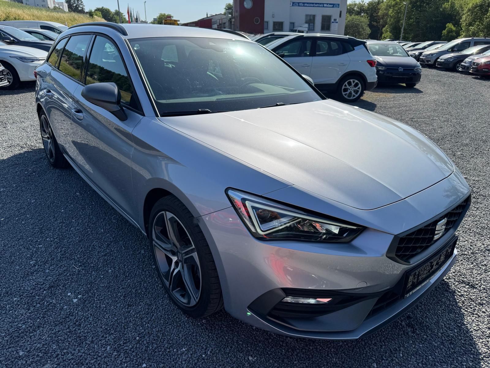 Seat Leon SP 2.0 TDI *FR-PLUS*PDCHI*AHK*TEMPOMAT*DAB*