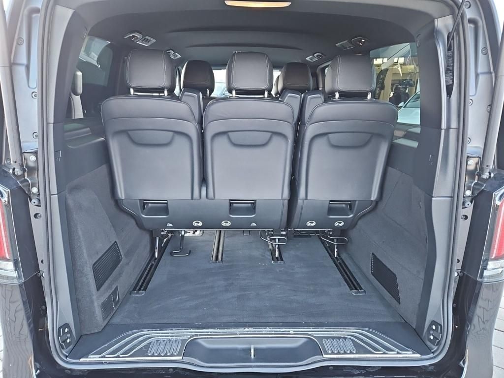Fahrzeugabbildung Mercedes-Benz V 300 AVG Lang 7 Sitze STHZ DISTRONIC 2,5tAHK AR