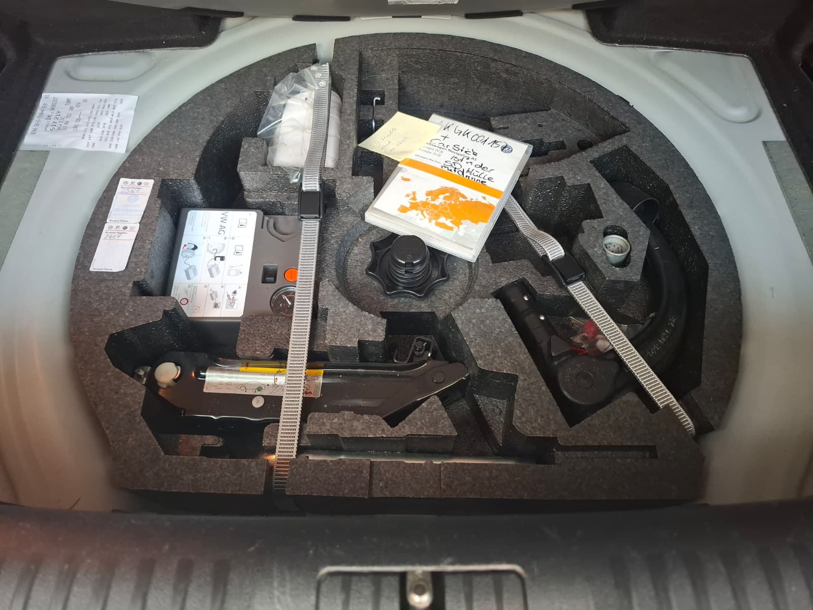 Fahrzeugabbildung Volkswagen Golf VI Cabriolet 2.0 TDI DSG Karmann +AHK +DCC