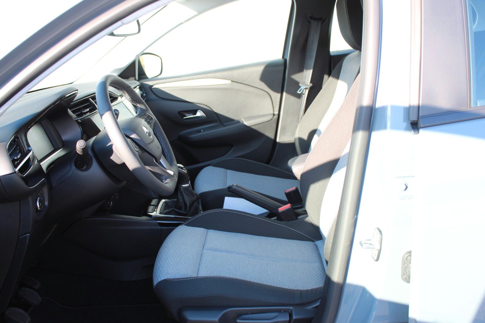 Fahrzeugabbildung Opel Corsa Edition Allw.*Sitzh.*PDC*DAB