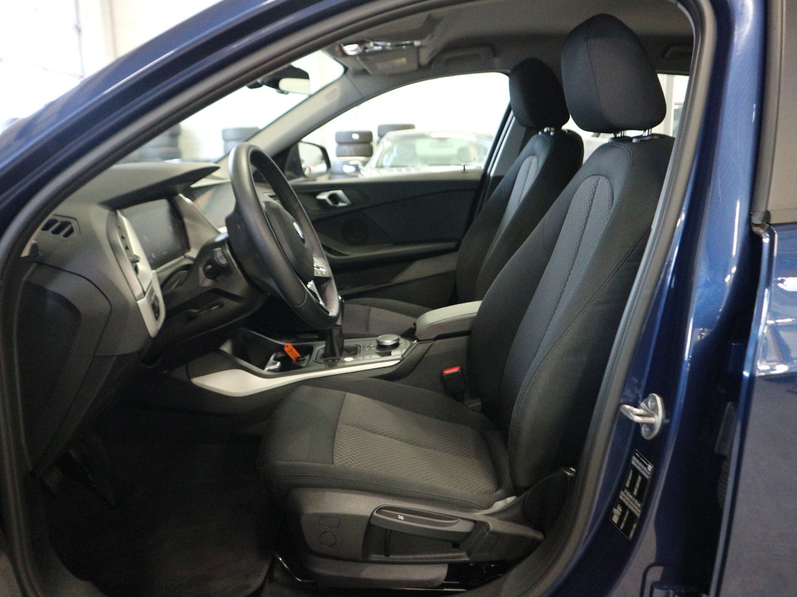 Fahrzeugabbildung BMW 118 i Advantage DAB GRA LED Nav PDC Live-Cockpit