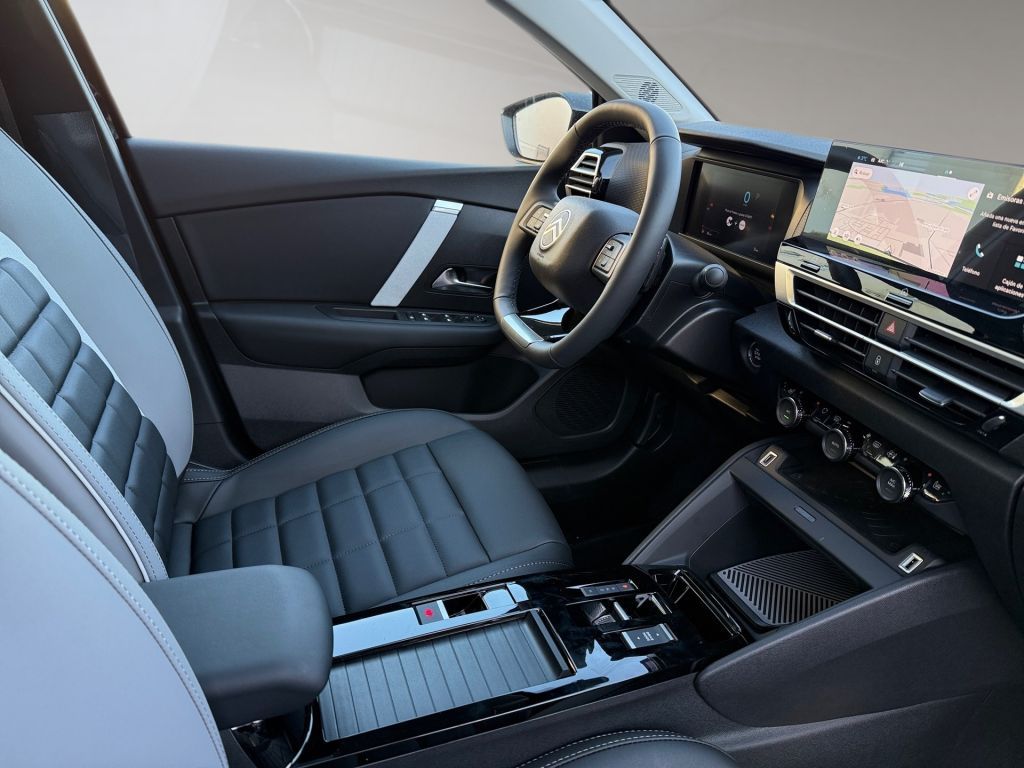Fahrzeugabbildung Citroën C4 X Hybrid 145 MAX