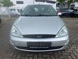 Ford Focus 1.6 Ambiente - Ford Focus aus 2000: 1.6